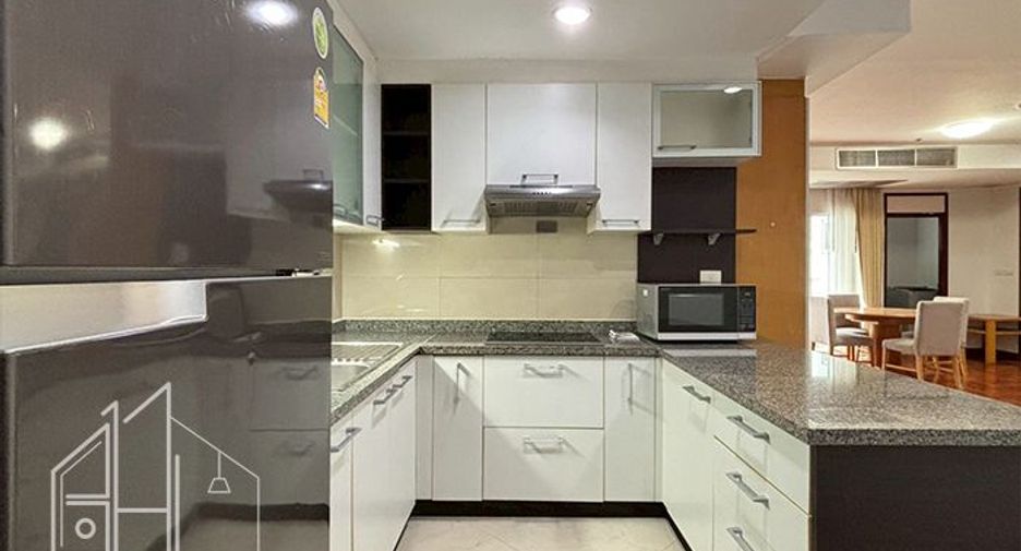 For rent 2 bedrooms condo in Khlong Toei, Bangkok