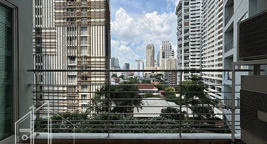 For rent 2 bedrooms condo in Khlong Toei, Bangkok