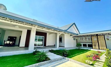 For sale 5 bedrooms villa in East Pattaya, Pattaya