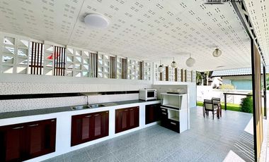 For sale 5 bedrooms villa in East Pattaya, Pattaya