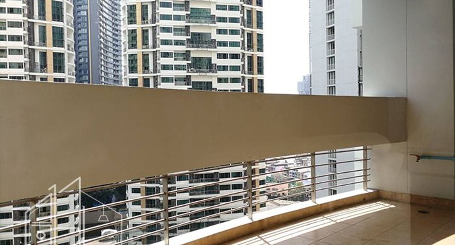 For rent 4 bedrooms condo in Khlong Toei, Bangkok