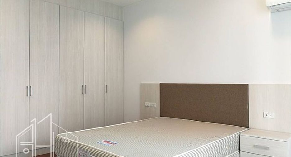 For rent 4 bedrooms condo in Khlong Toei, Bangkok