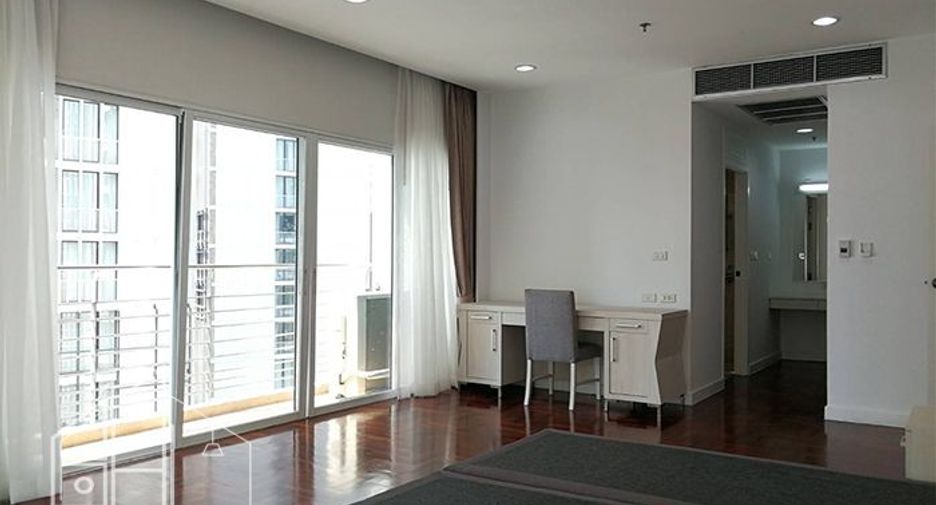 For rent 4 bedrooms condo in Khlong Toei, Bangkok