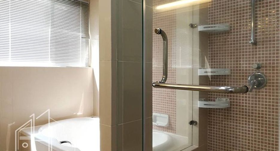For rent 4 bedrooms condo in Khlong Toei, Bangkok