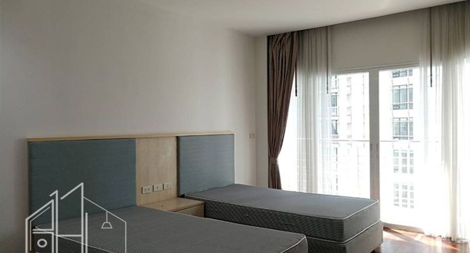 For rent 4 bedrooms condo in Khlong Toei, Bangkok