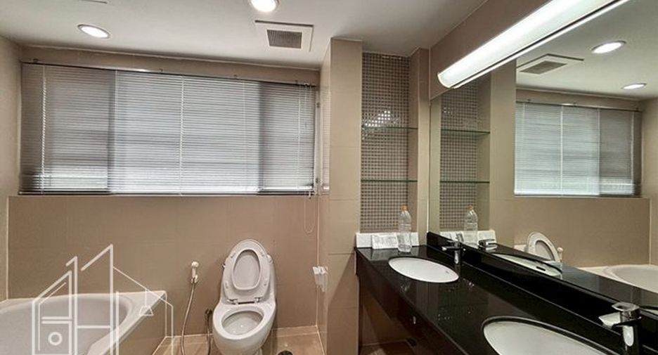 For rent 2 bedrooms condo in Khlong Toei, Bangkok