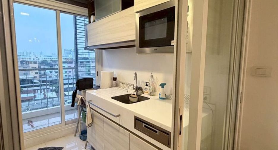 À vendre 1 chambre condo à Thon Buri, Bangkok