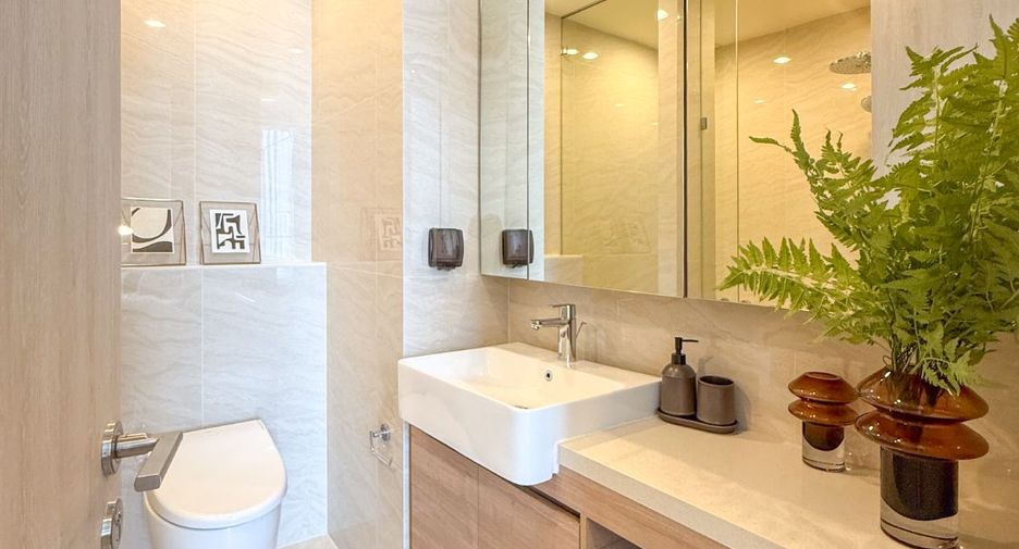For sale 2 bedrooms condo in Watthana, Bangkok