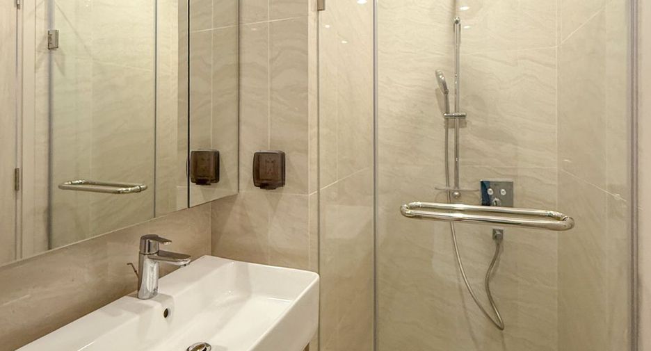 For sale 2 bedrooms condo in Watthana, Bangkok