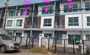 Продажа 3 спальни таунхаус в Krathum Baen, Самутсакхон