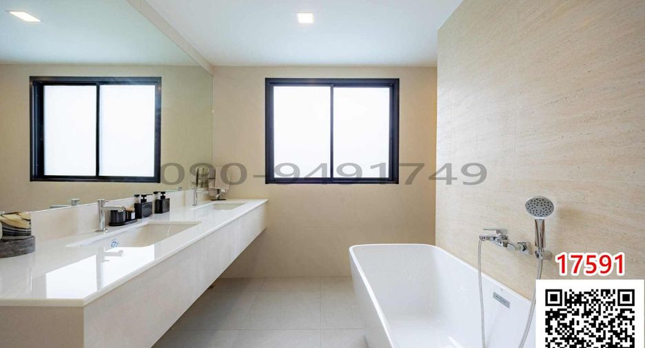Casa adosada en venta de 3 habitaciones en Bangkok Noi, Bangkok