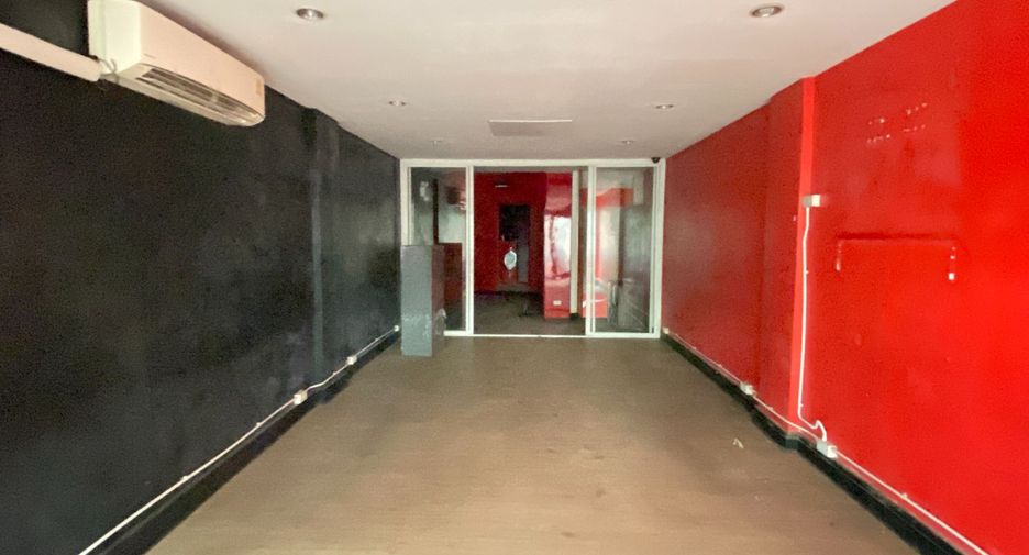 For rent retail Space in Khlong Toei, Bangkok