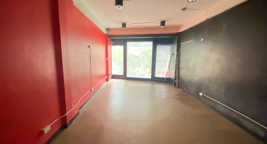 For rent retail Space in Khlong Toei, Bangkok