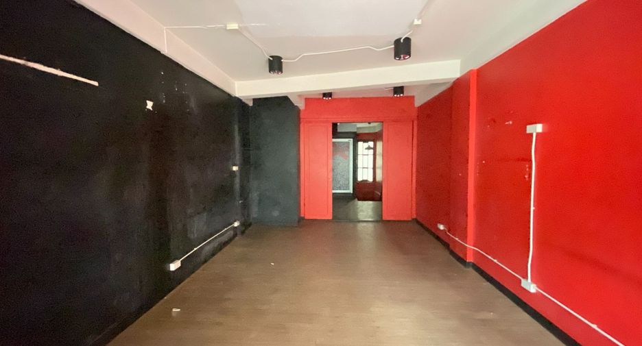 For rent retail Space in Khlong Toei, Bangkok