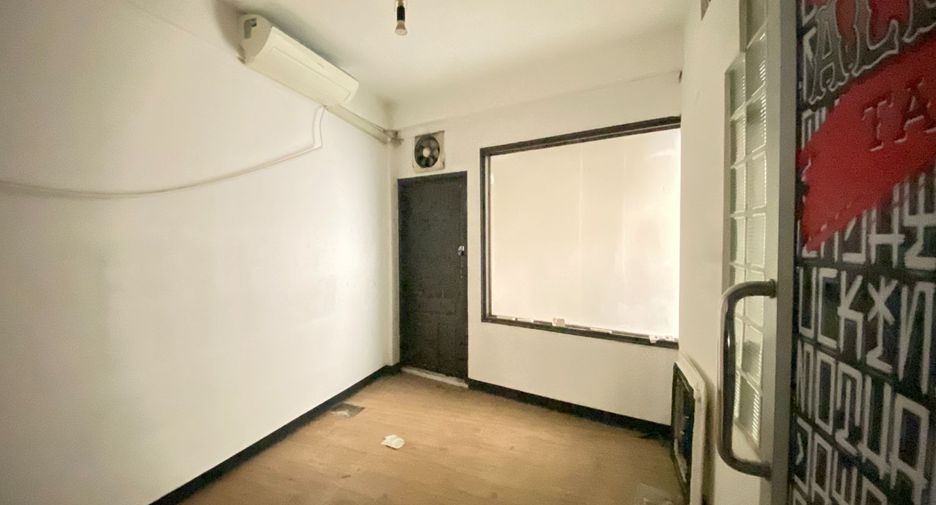For rent retail Space in Khlong Toei, Bangkok