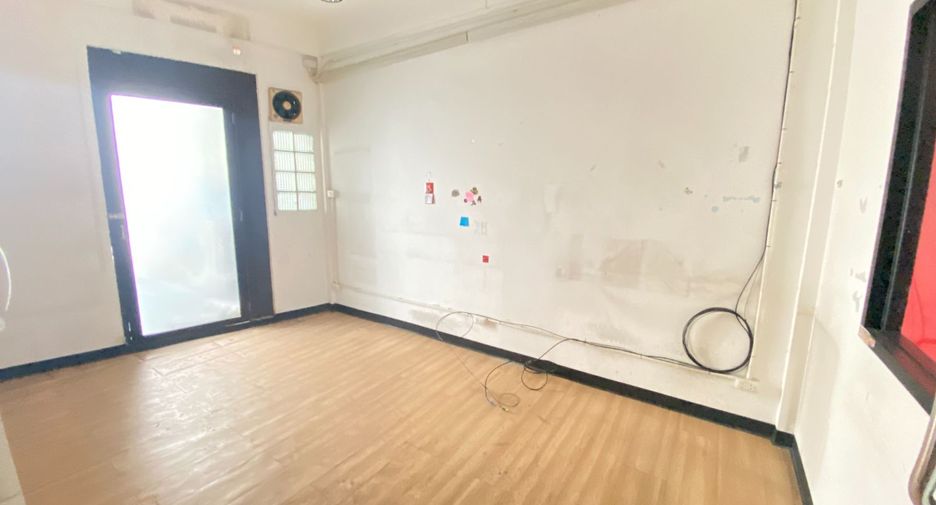 For rent retail Space in Khlong Toei, Bangkok