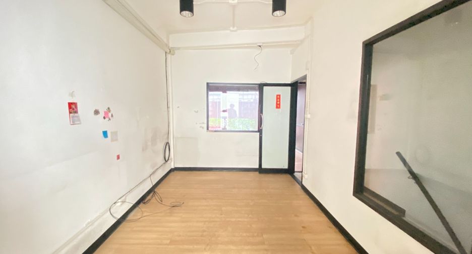 For rent retail Space in Khlong Toei, Bangkok