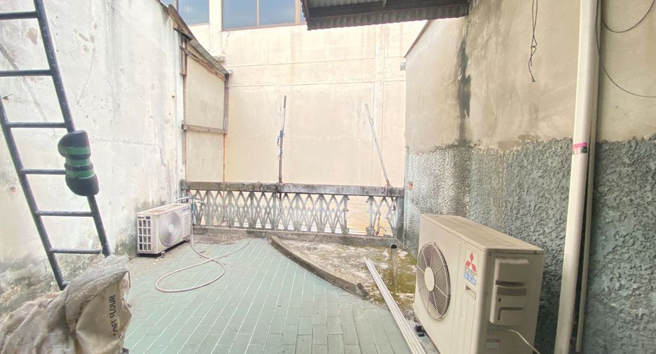 For rent retail Space in Khlong Toei, Bangkok