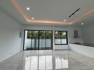 Продажа 3 спальни вилла в Муанг Краби, Краби