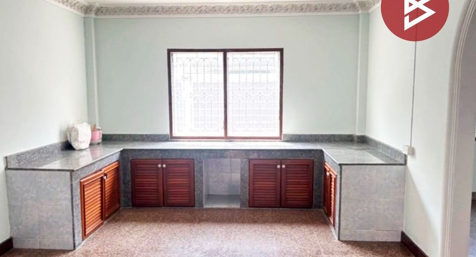 Haus zum Kauf mit 3 Zimmer in Thanyaburi, Pathum Thani