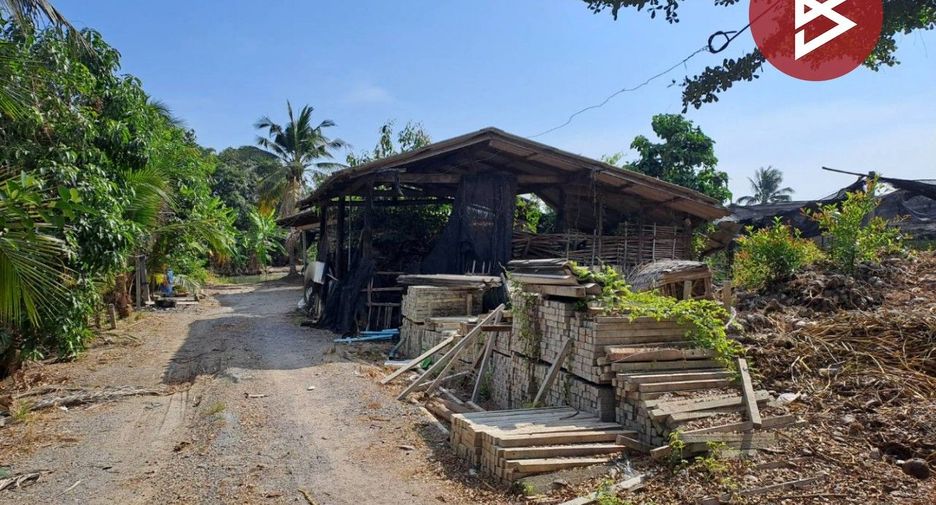 Terreno en venta en Sam Phran, Nakhon Pathom