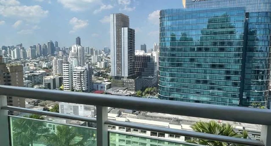 Condo en alquiler de 3 habitaciones en Watthana, Bangkok