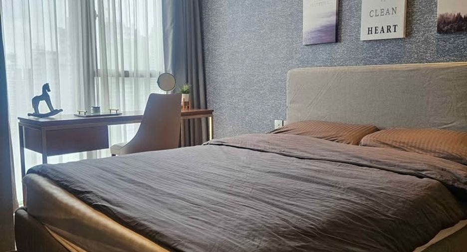 For rent 3 bedrooms condo in Khlong Toei, Bangkok