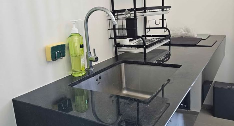 For rent 3 bedrooms condo in Khlong Toei, Bangkok
