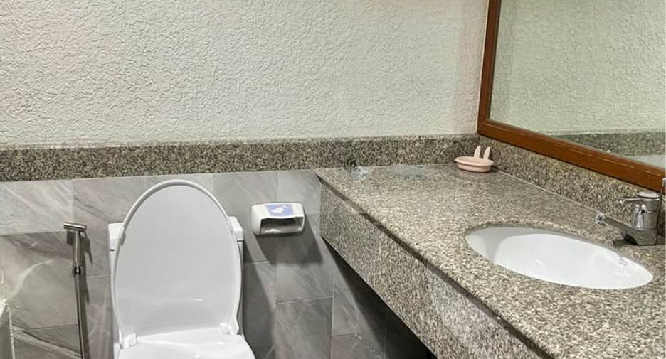 Аренда 2 спальни кондо в Кхлонг Тоеи, Бангкок