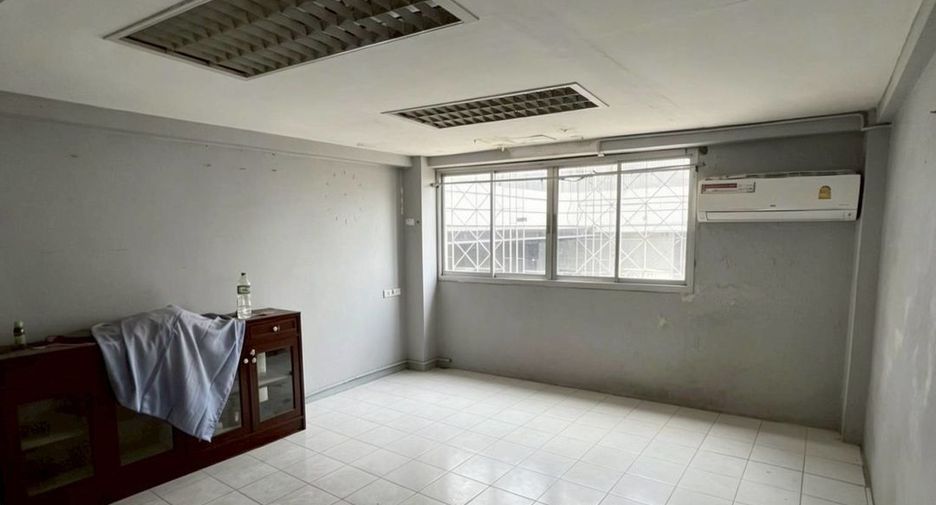 For rent そして for sale retail Space in Prawet, Bangkok