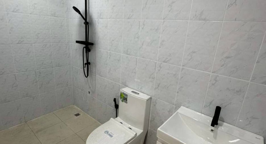 Casa adosada en venta de 2 habitaciones en Kathu, Phuket