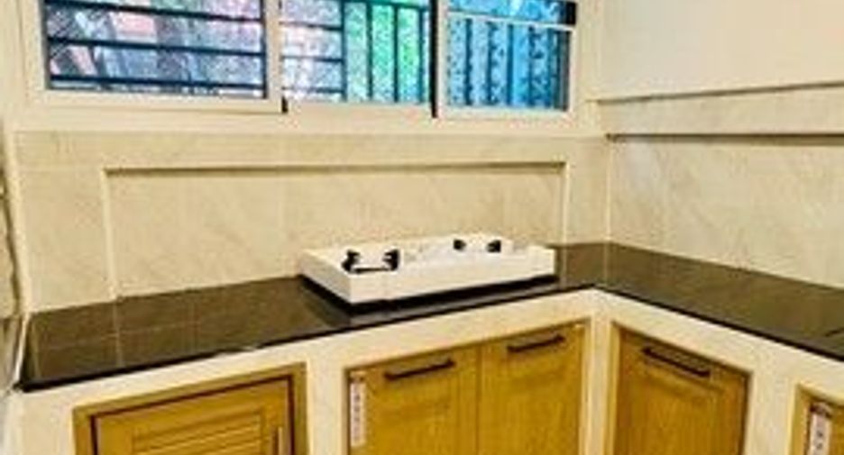 For rent 3 bedrooms townhouse in Bang Bua Thong, Nonthaburi