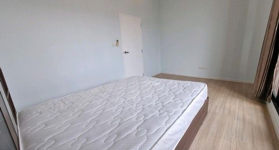 Haus zur Miete mit 3 Zimmer in Phasi Charoen, Bangkok