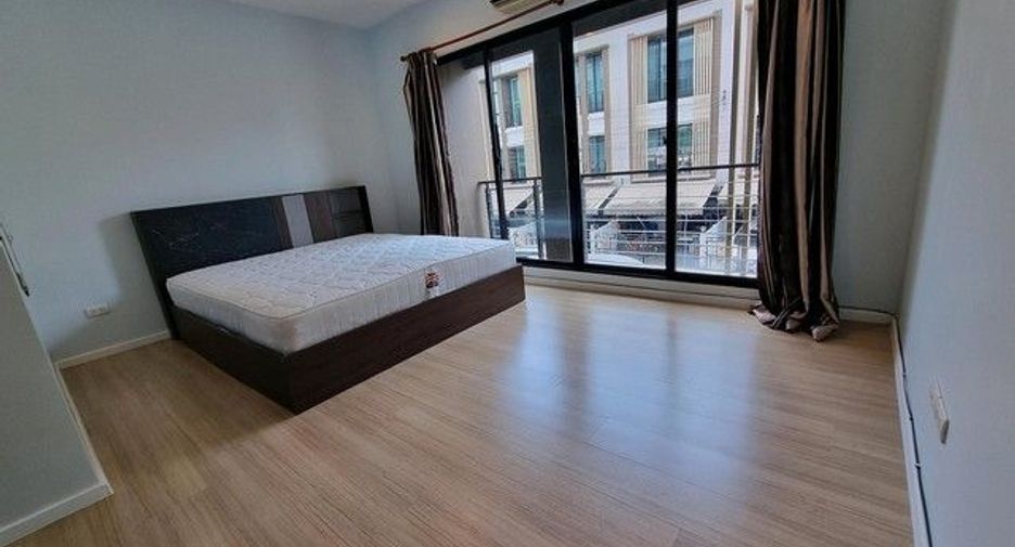 Haus zur Miete mit 3 Zimmer in Phasi Charoen, Bangkok