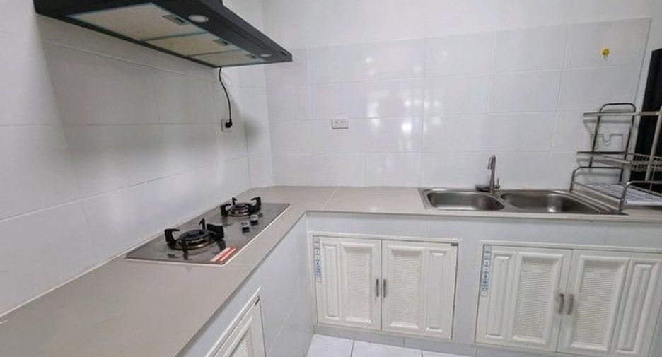 Haus zur Miete mit 3 Zimmer in Phasi Charoen, Bangkok