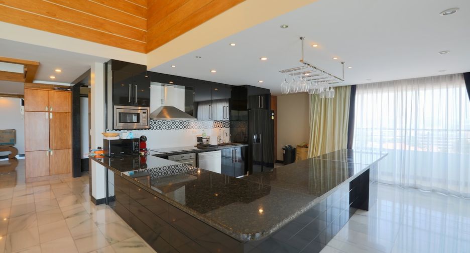 À vendre 5 chambres condo à Pratumnak, Pattaya
