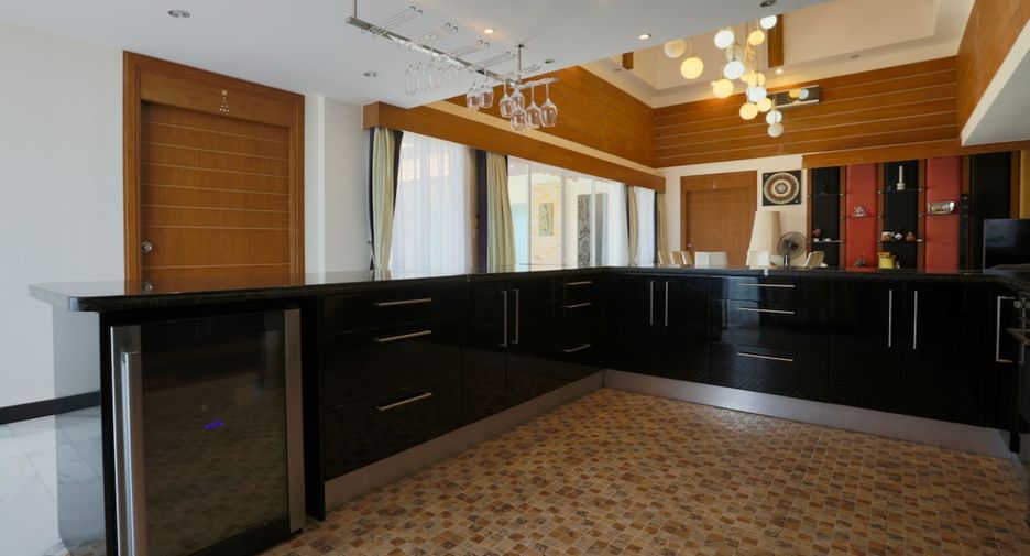 À vendre 5 chambres condo à Pratumnak, Pattaya