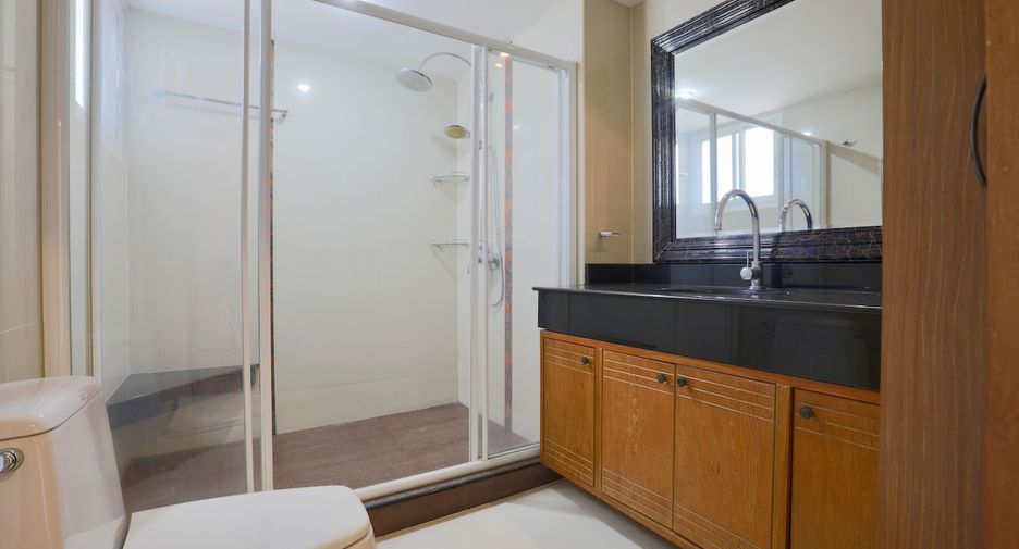 À vendre 5 chambres condo à Pratumnak, Pattaya