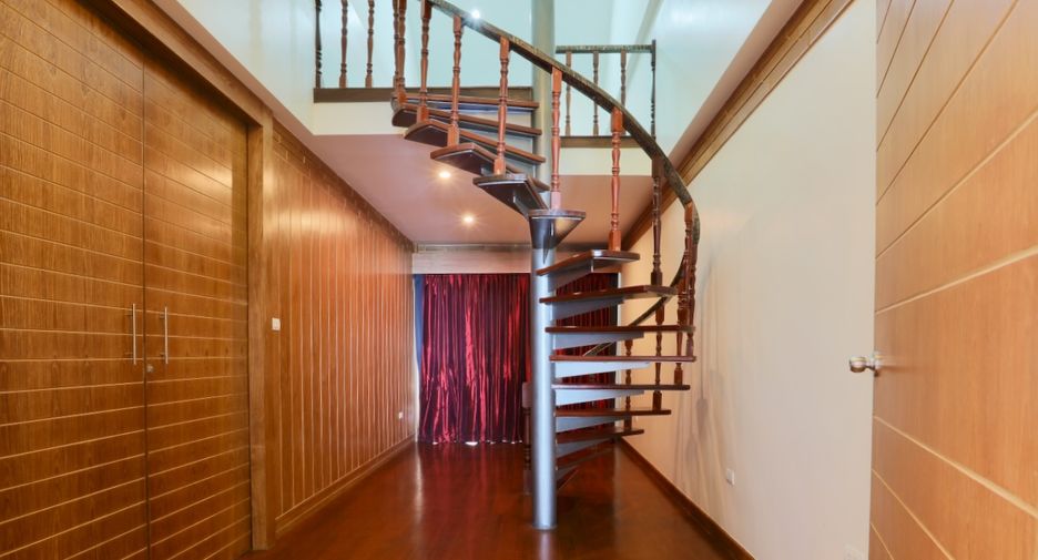 À vendre 5 chambres condo à Pratumnak, Pattaya