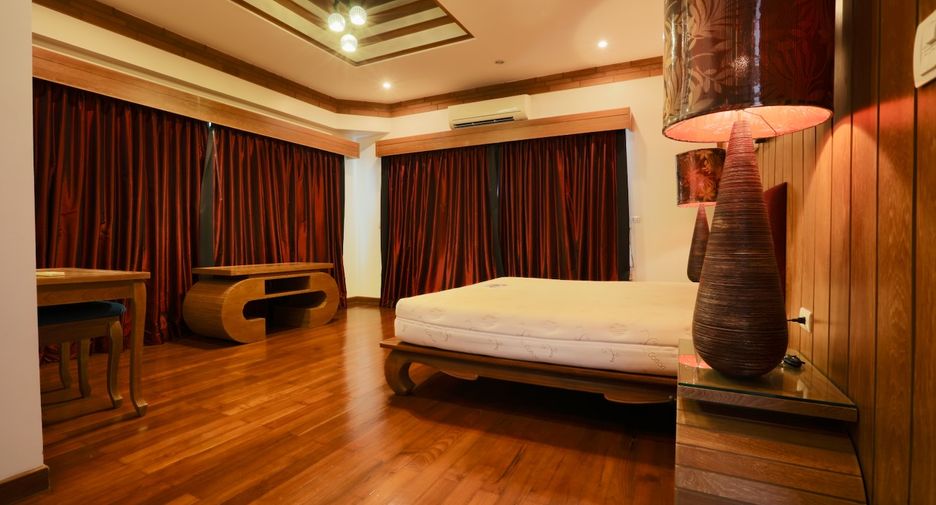 À vendre 5 chambres condo à Pratumnak, Pattaya