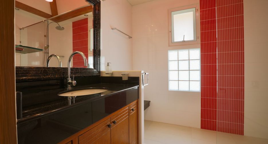 À vendre 5 chambres condo à Pratumnak, Pattaya