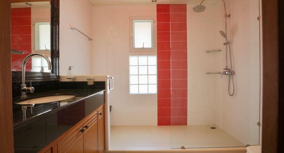 À vendre 5 chambres condo à Pratumnak, Pattaya