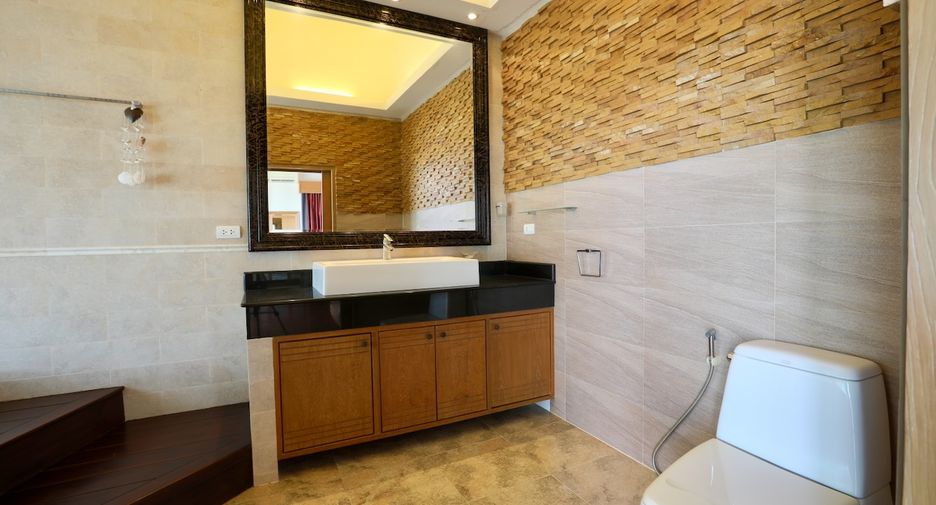 À vendre 5 chambres condo à Pratumnak, Pattaya