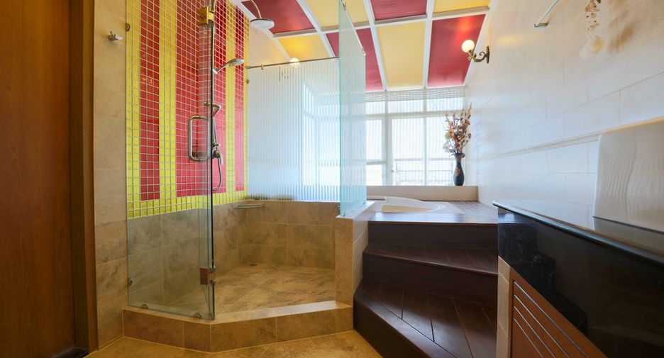 À vendre 5 chambres condo à Pratumnak, Pattaya