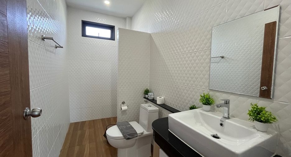 For rent 3 bedrooms villa in Mueang Krabi, Krabi