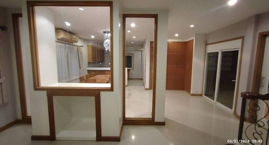 For rent 4 bedrooms house in Saphan Sung, Bangkok