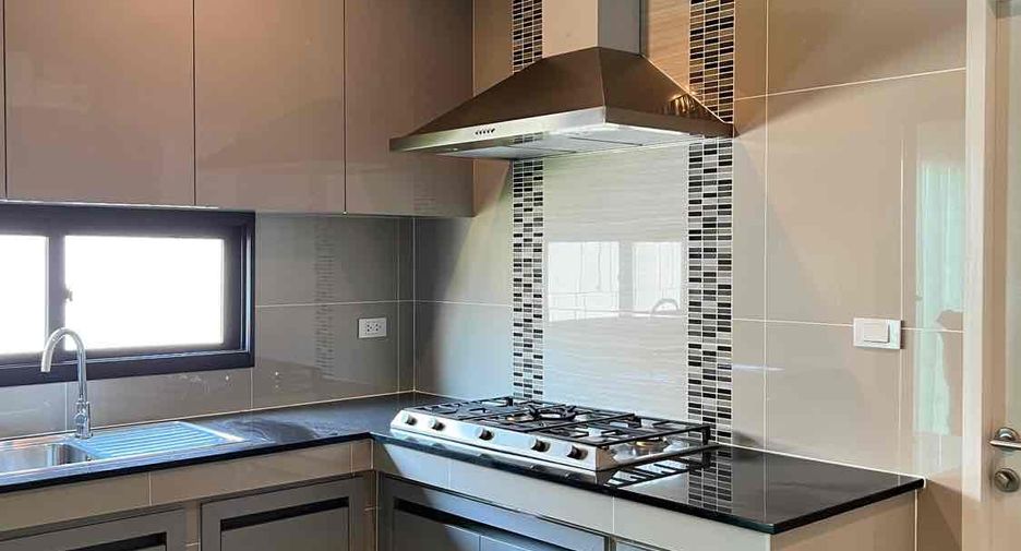 For rent 4 bedrooms house in Prawet, Bangkok