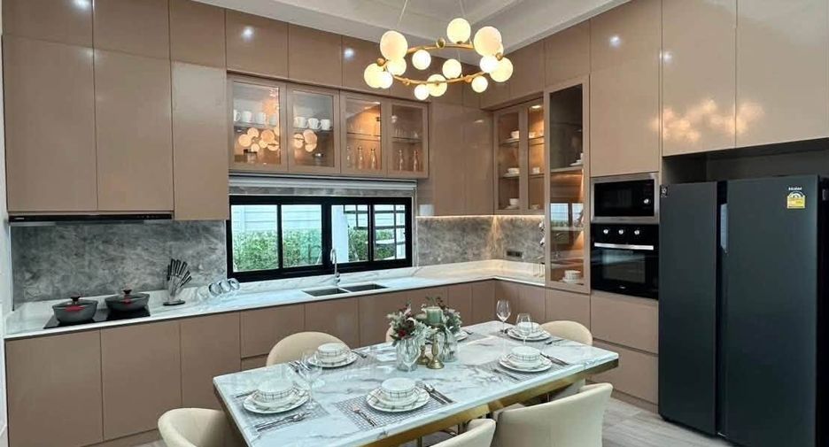For sale 3 ベッドルーム villa in Huay Yai, Pattaya