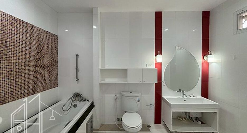 For rent 3 bedrooms condo in Watthana, Bangkok