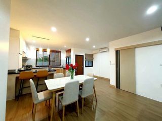 À vendre 3 chambres maison de ville à Bang Saray, Pattaya